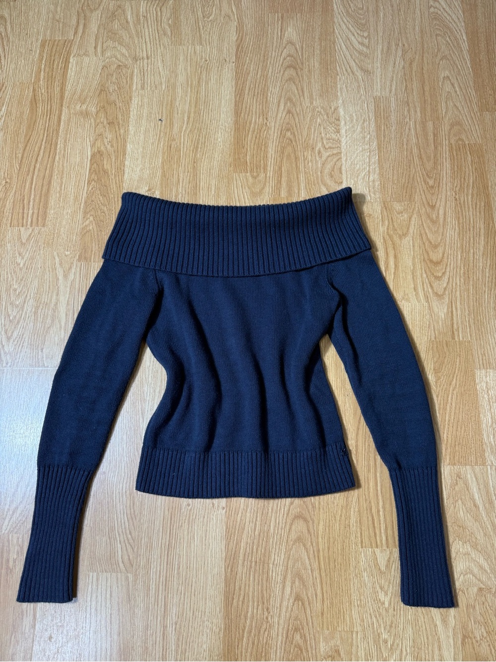 Aritzia Sunday Best Off-the-Shoulder Ribbed Knit Sweater - Navy Blue - size S